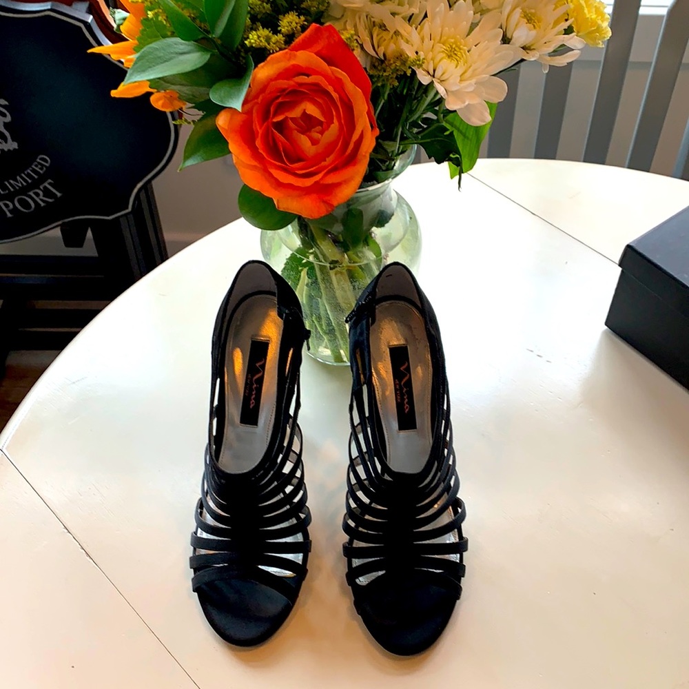 Nina Strappy Black Sandals/Heels